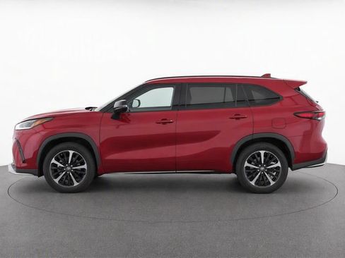 Used 2021 Toyota Highlander XSE AWD/4WD image 6