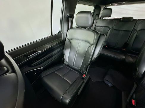 Used 2022 Jeep Wagoneer Series III w/ Premium Group I AWD/4WD image 12