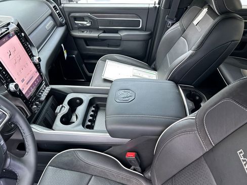 New 2026 RAM 2500 Laramie w/ Towing Technology Group AWD/4WD image 9