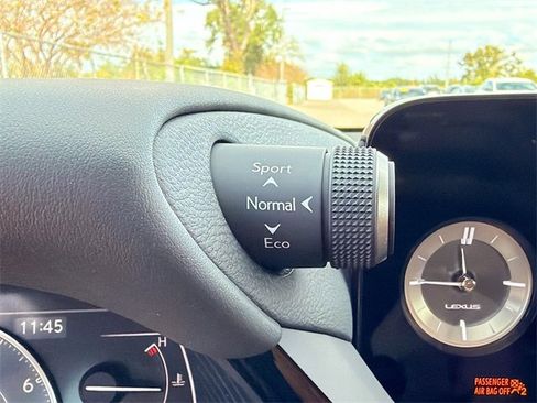 New 2025 Lexus ES 350 Ultra Luxury image 30