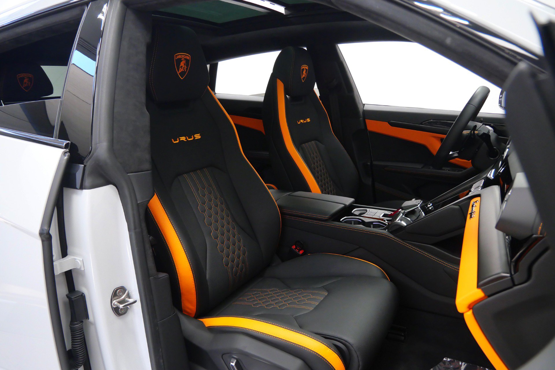 Used 2023 Lamborghini Urus S AWD/4WD image 24
