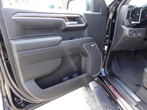 Used 2022 Chevrolet Silverado 1500 LT Trail Boss w/ LT Trail Boss Premium Package AWD/4WD image 18
