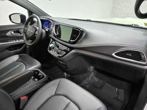 Used 2024 Chrysler Pacifica Touring-L w/ S Appearance Package AWD/4WD image 64