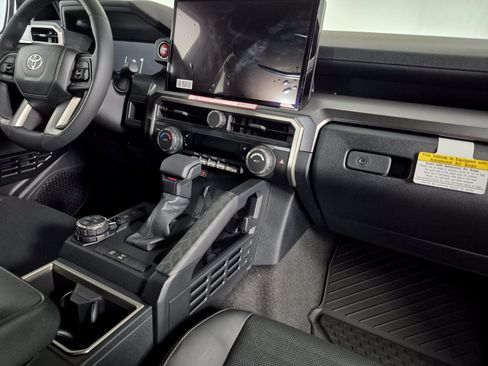 New 2026 Toyota 4Runner Limited AWD/4WD image 38