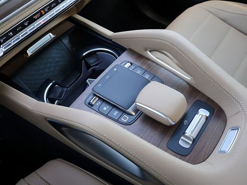 New 2026 Mercedes-Benz GLS 580 4MATIC image 29