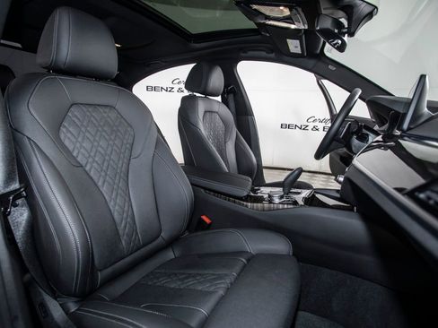 Used 2023 BMW 530e w/ Executive Package image 15