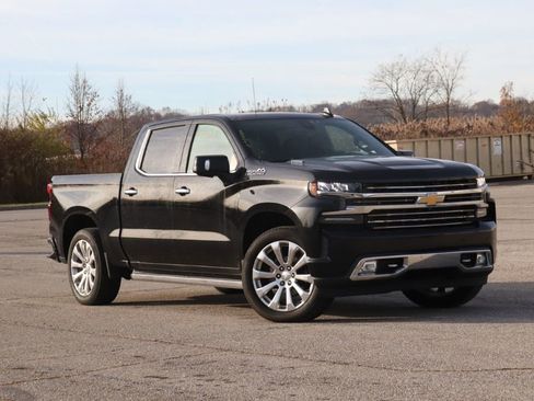 Used 2020 Chevrolet Silverado 1500 High Country w/ Technology Package image 2