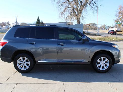 Used 2011 Toyota Highlander SE image 4