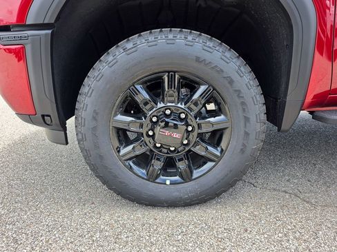 New 2026 GMC Sierra 2500 AT4 w/ AT4 Premium Plus Package AWD/4WD image 41