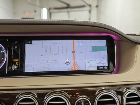 Used 2017 Mercedes-Benz S 550 4MATIC Sedan image 16