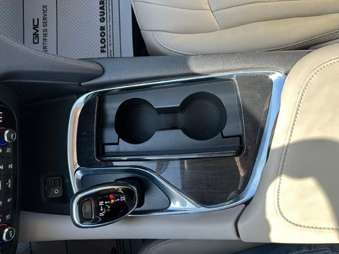 Used 2021 Buick Enclave Premium w/ Sun and Sites Package image 20