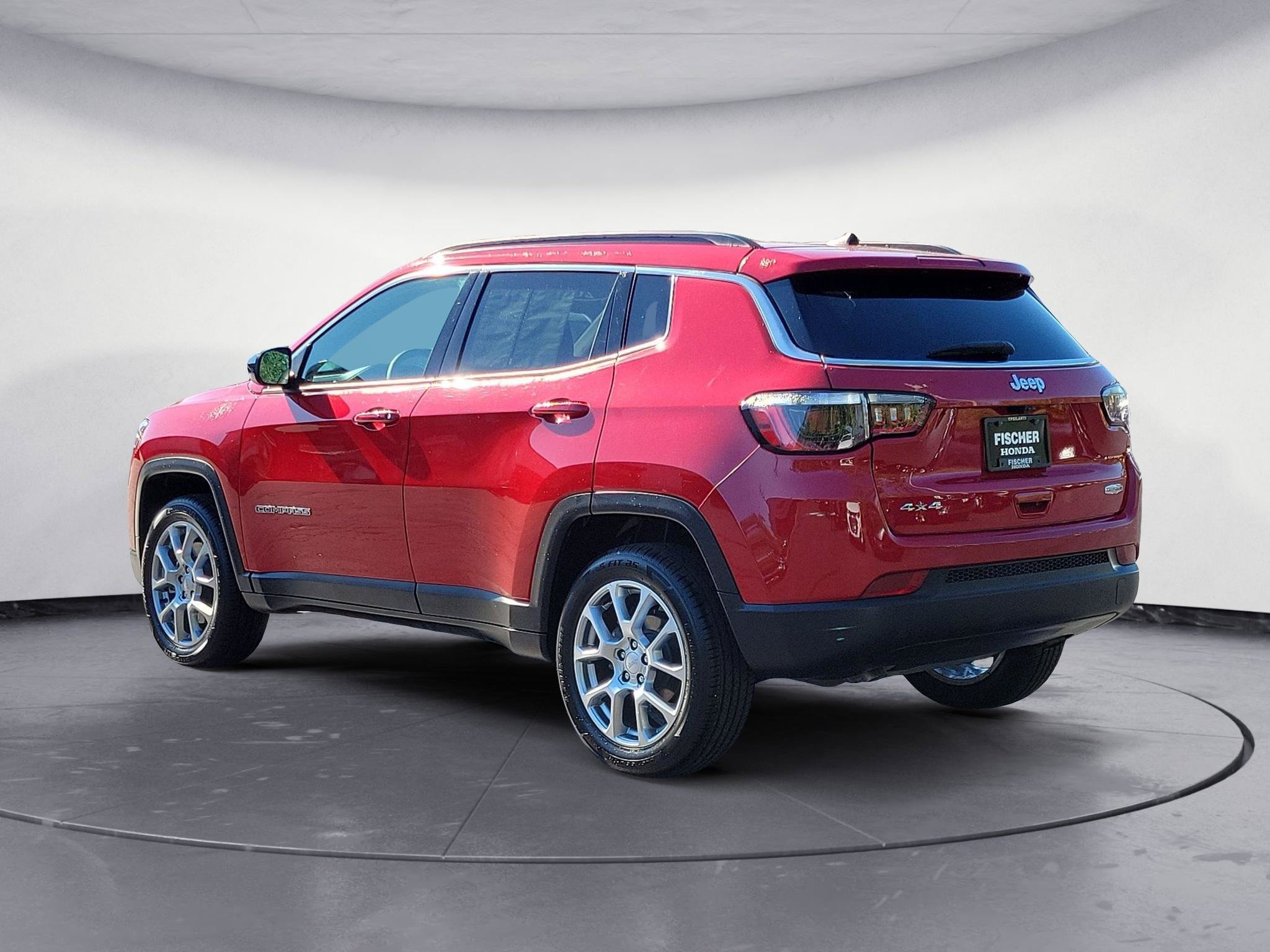 Used 2023 Jeep Compass Latitude AWD/4WD image 4