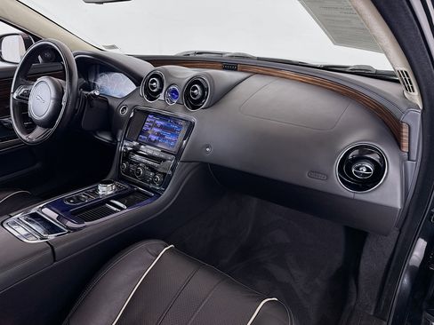 Used 2013 Jaguar XJ L Portfolio RWD image 28