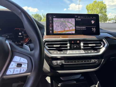 Used 2024 BMW X4 xDrive30i AWD/4WD image 18