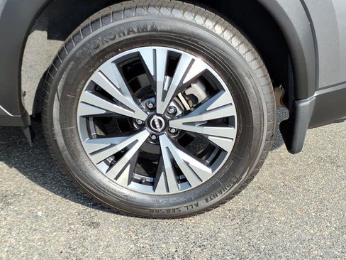 Used 2023 Nissan Rogue SV w/ SV Premium B Package AWD/4WD image 9