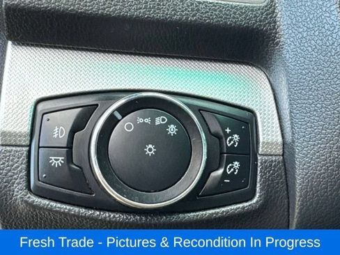 Used 2015 Ford Explorer XLT w/ Equipment Group 202B AWD/4WD image 17