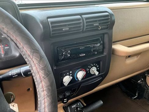 Used 2002 Jeep Wrangler Sahara AWD/4WD image 22