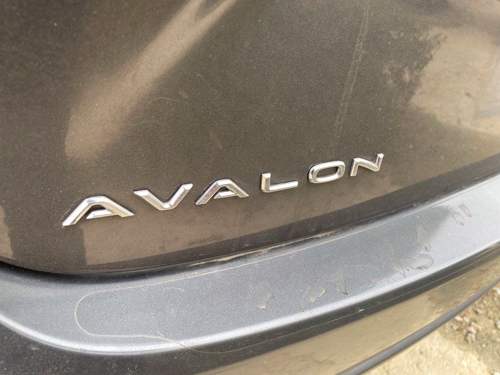 Used 2013 Toyota Avalon Limited FWD image 7