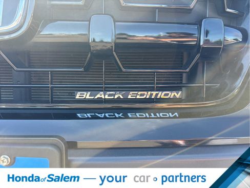 Used 2025 Honda Ridgeline Black Edition image 7