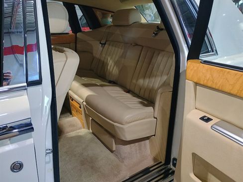 Used 2006 Rolls-Royce Phantom Sedan RWD image 28