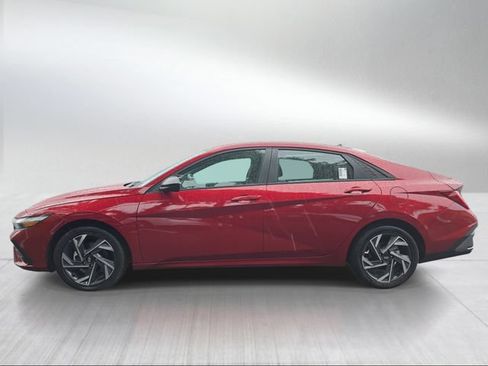 Certified 2025 Hyundai Elantra SEL FWD image 6