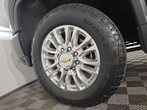 Certified 2023 Chevrolet Silverado 3500 High Country image 35