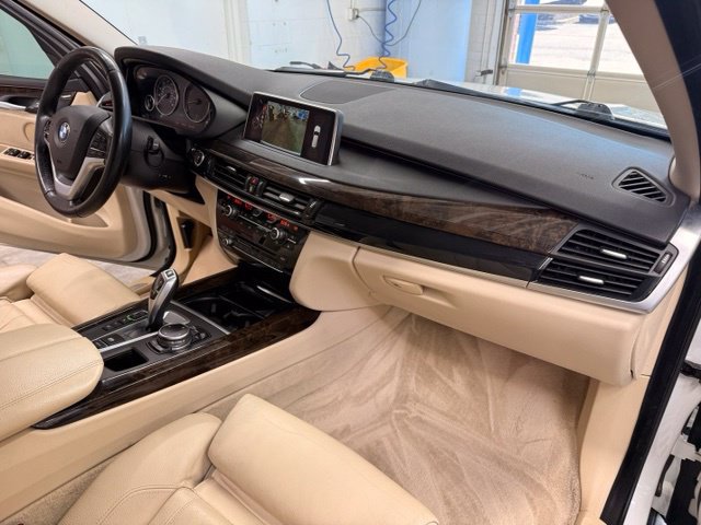 Used 2015 BMW X5 xDrive50i AWD/4WD image 23