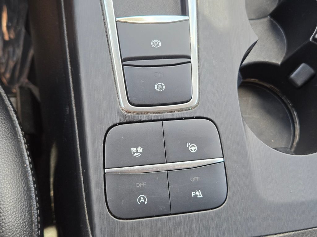 Used 2020 Ford Escape Titanium AWD/4WD image 31