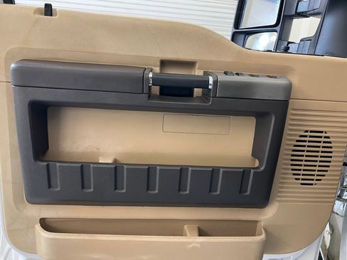 Used 2016 Ford F250 Lariat w/ Chrome Package image 20