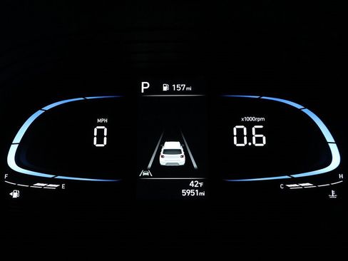 Certified 2025 Hyundai Venue Limited image 32