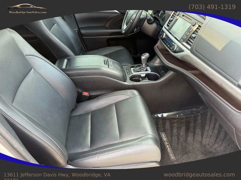 Used 2017 Toyota Highlander Limited image 40