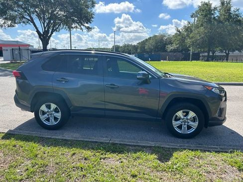 Used 2020 Toyota RAV4 XLE w/ Convenience Package FWD image 7