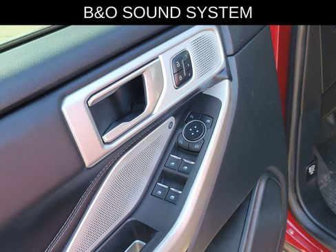 Used 2023 Ford Explorer Limited w/ Limited Technology Package AWD/4WD image 19