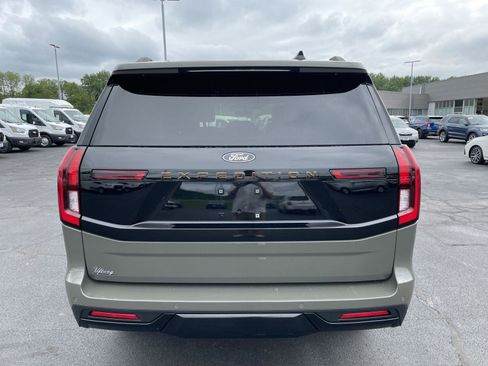 Used 2025 Ford Expedition Tremor AWD/4WD image 4