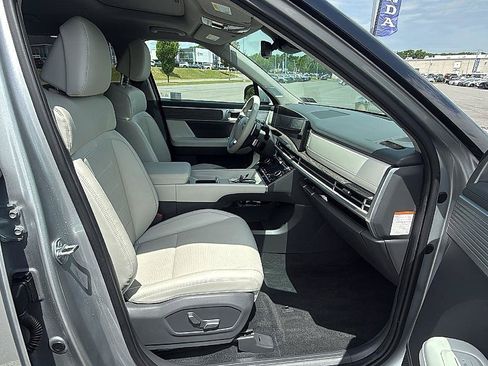 Certified 2024 Hyundai Santa Fe Limited AWD/4WD image 18