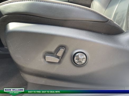 Used 2024 Chrysler Pacifica Limited w/ S Appearance Package image 13