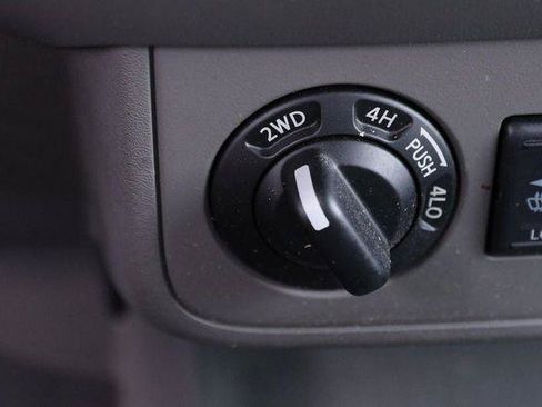 Used 2019 Nissan Frontier SV w/ Value Truck Package AWD/4WD image 14