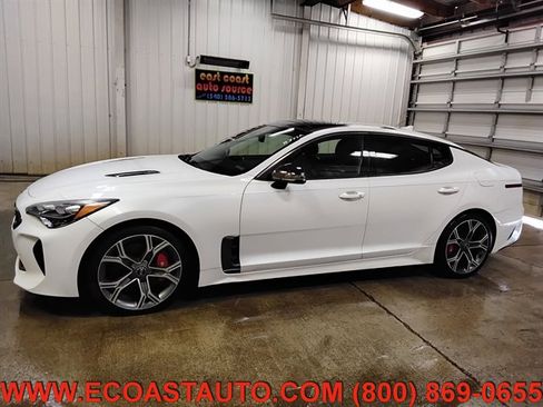 Used 2018 Kia Stinger GT1 RWD image 5