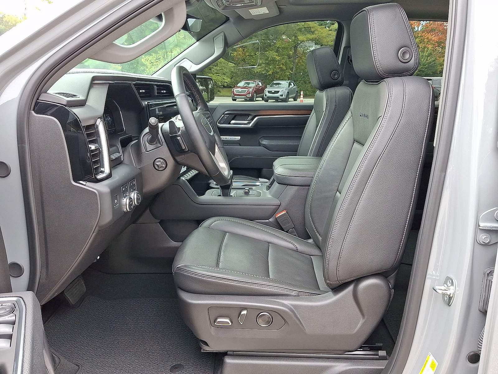 Certified 2025 GMC Sierra 1500 Denali w/ Denali Reserve Package AWD/4WD image 11