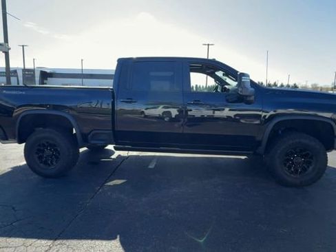 Used 2024 Chevrolet Silverado 2500 ZR2 w/ ZR2 Bison Edition AWD/4WD image 9