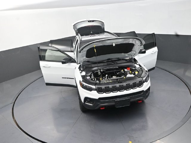Used 2026 Jeep Compass Trailhawk AWD/4WD image 30