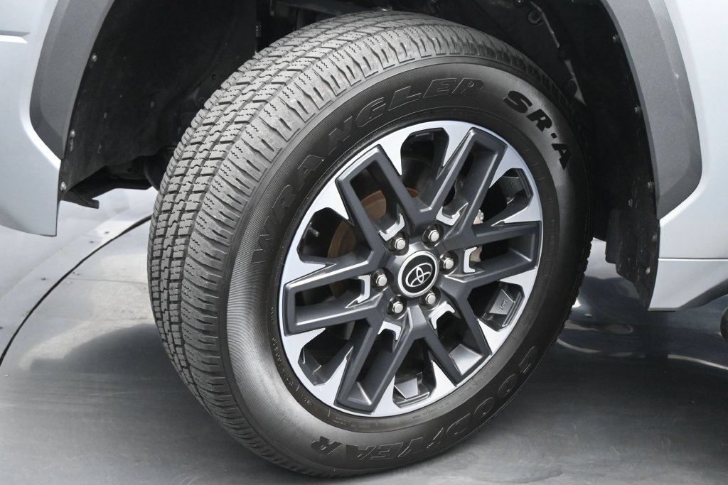 Used 2023 Toyota Tundra Limited AWD/4WD image 24