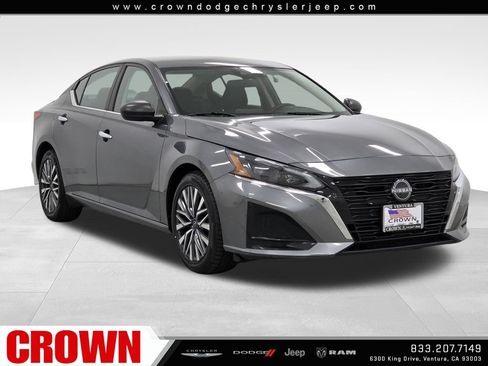 Used 2024 Nissan Altima 2.5 SV FWD image 1
