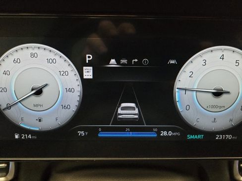 Used 2024 Hyundai Elantra SEL FWD image 23