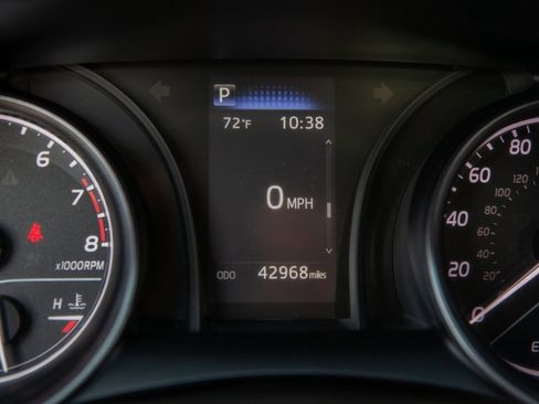 Used 2023 Toyota Camry SE image 18