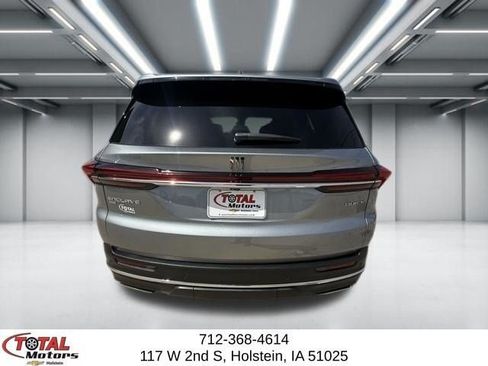 Used 2025 Buick Enclave Preferred AWD/4WD image 6