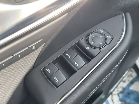 Used 2025 Buick Envision Preferred AWD/4WD image 22
