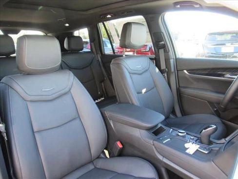 New 2025 Cadillac XT6 Premium Luxury image 8