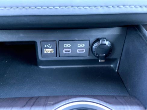 Used 2025 Toyota Highlander Limited AWD/4WD image 35