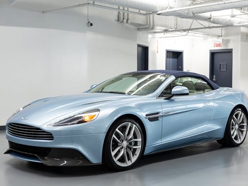 Used 2016 Aston Martin Vanquish Volante RWD image 9